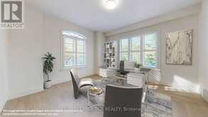 75 DR. GEORGE BURROWS PARKWAY | Georgina Ontario | Slide Image Eighteen