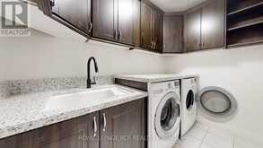 75 DR. GEORGE BURROWS PARKWAY | Georgina Ontario | Slide Image Thirty-eight