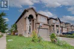 4 CHARTWELL CIRCLE S | Hamilton Ontario | Slide Image Two