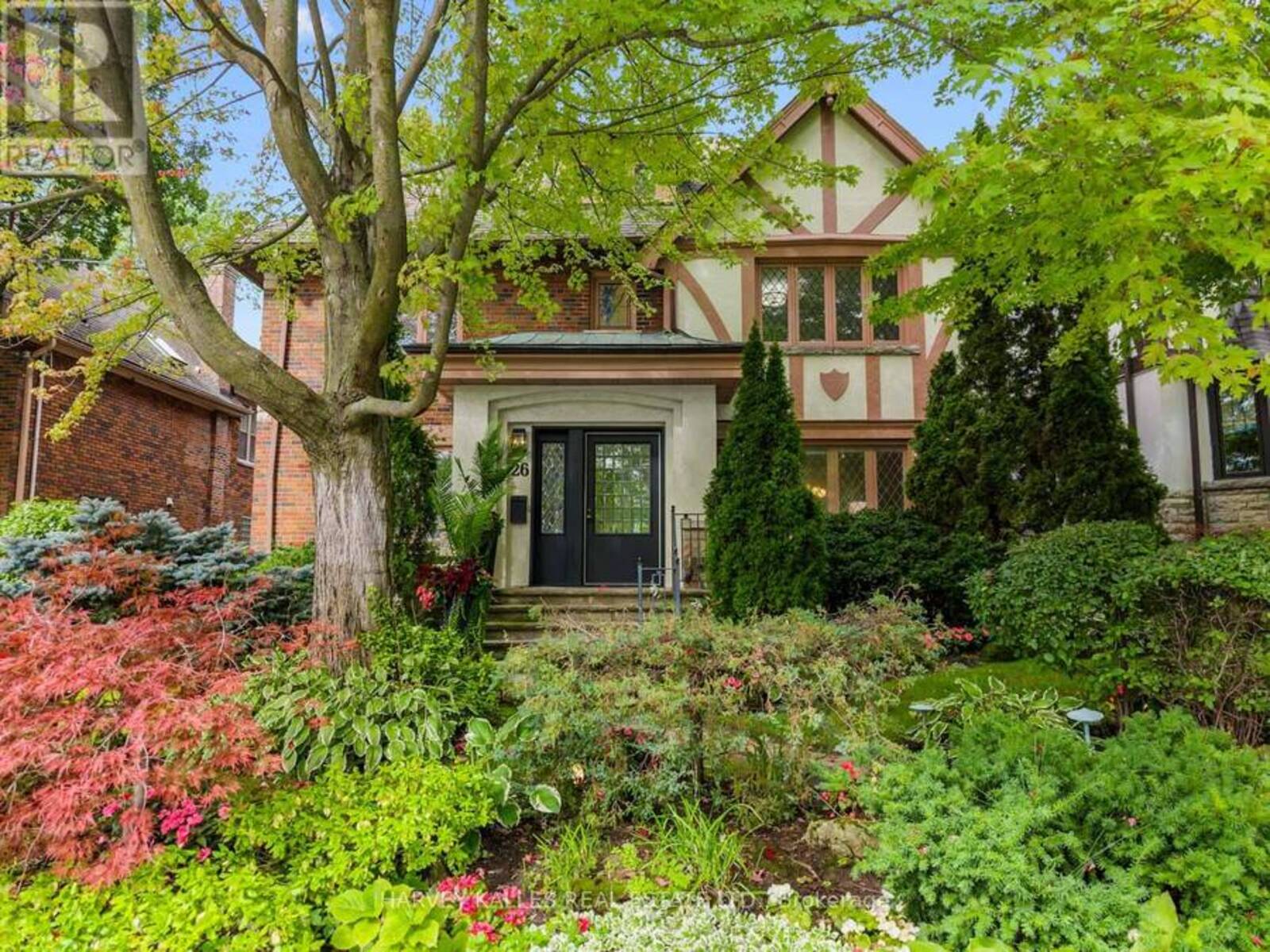 26 VESTA DRIVE, Toronto, Ontario M5P 2Z5