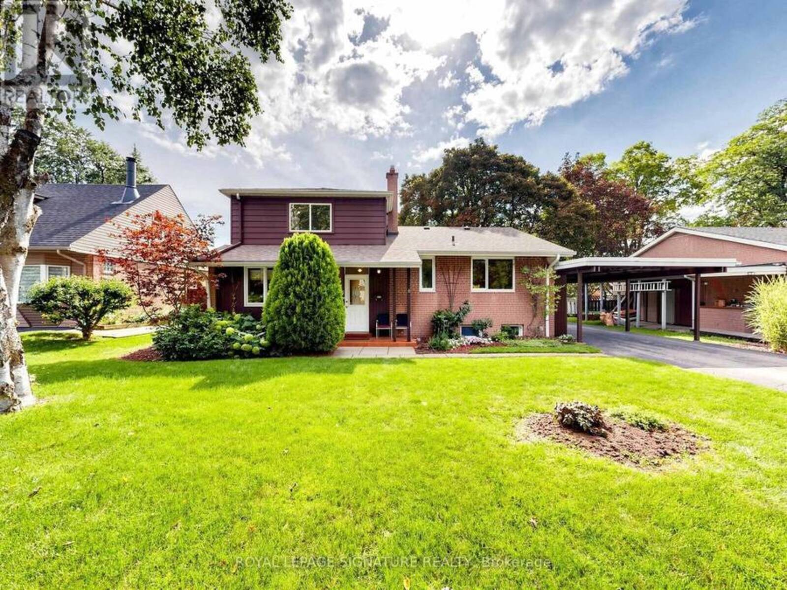 8 TERNHILL CRESCENT, Toronto, Ontario M3C 2E5