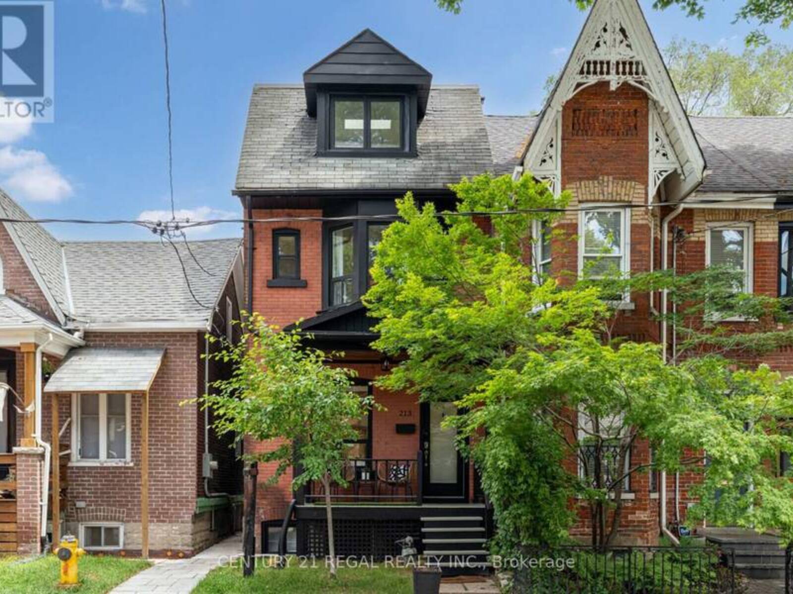 213 BOULTON AVENUE, Toronto, Ontario M4M 2J8