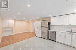 25 ROWALLAN DRIVE | Toronto Ontario | Slide Image Thirty