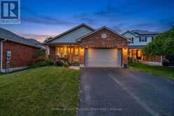 18 DRAPER CRESCENT | Barrie Ontario | Slide Image One