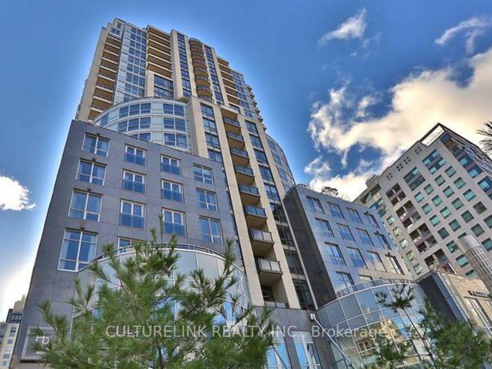 902 - 10 BELLAIR STREET, Toronto, Ontario M5R 3T8
