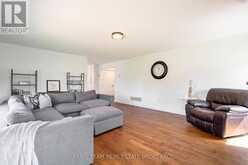 4 CHESLOCK CRESCENT | Warminster Ontario | Slide Image Sixteen