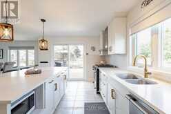 4 CHESLOCK CRESCENT | Warminster Ontario | Slide Image Eight
