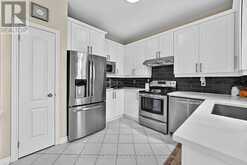 14 STRATHMORE PLACE | Barrie Ontario | Slide Image Eight