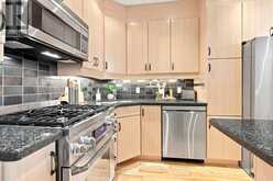 334 ALBANY AVENUE | Toronto Ontario | Slide Image Twelve