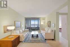 817 - 25 AUSTIN DRIVE | Markham Ontario | Slide Image Five