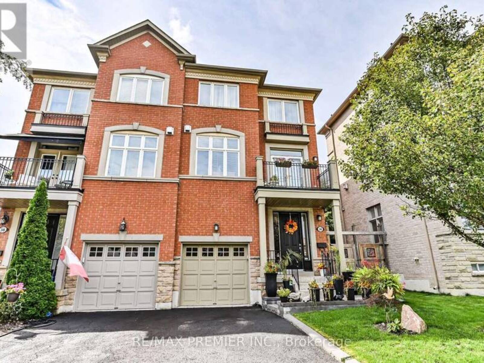 36 HELEN STREET, Vaughan, Ontario L4L 3S3