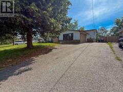 131 CUNDLES ROAD E Barrie Ontario, L4M 3A1