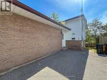 131 CUNDLES ROAD E | Barrie Ontario | Slide Image Two