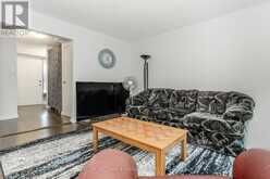49 BURNS CIRCLE | Barrie Ontario | Slide Image Six