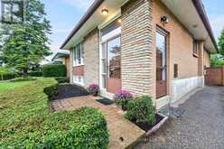28 BASKERVILLE CRESCENT | Toronto Ontario | Slide Image Three
