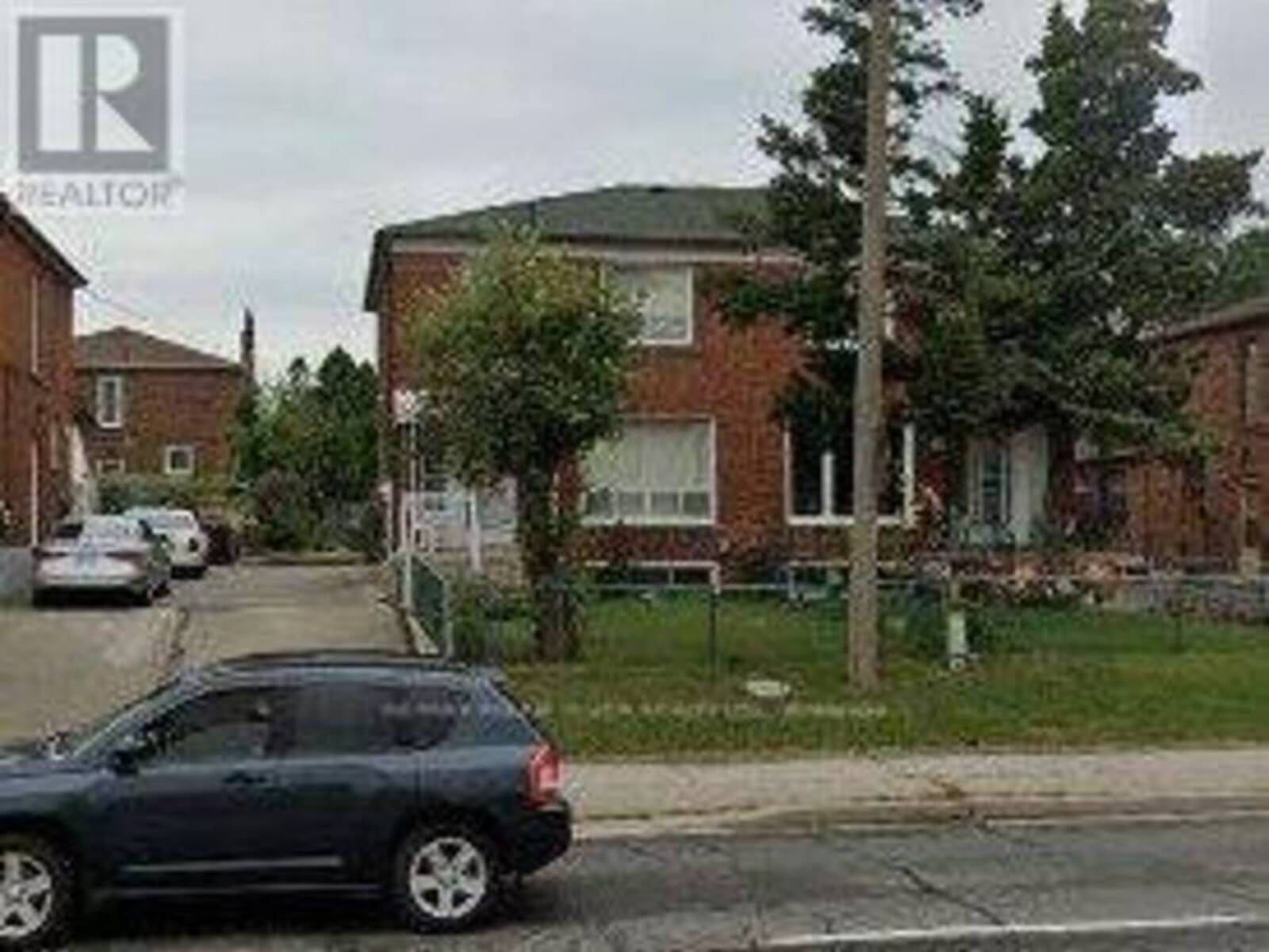 1486 LAWRENCE AVENUE W, Toronto, Ontario M6L 1B3