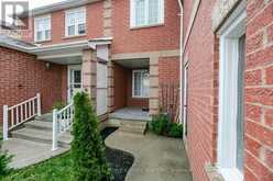 90 WHITE TAIL CRESCENT | Brampton Ontario | Slide Image Two