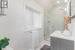 4 ROBINS AVENUE | Hamilton Ontario | Slide Image Fourteen