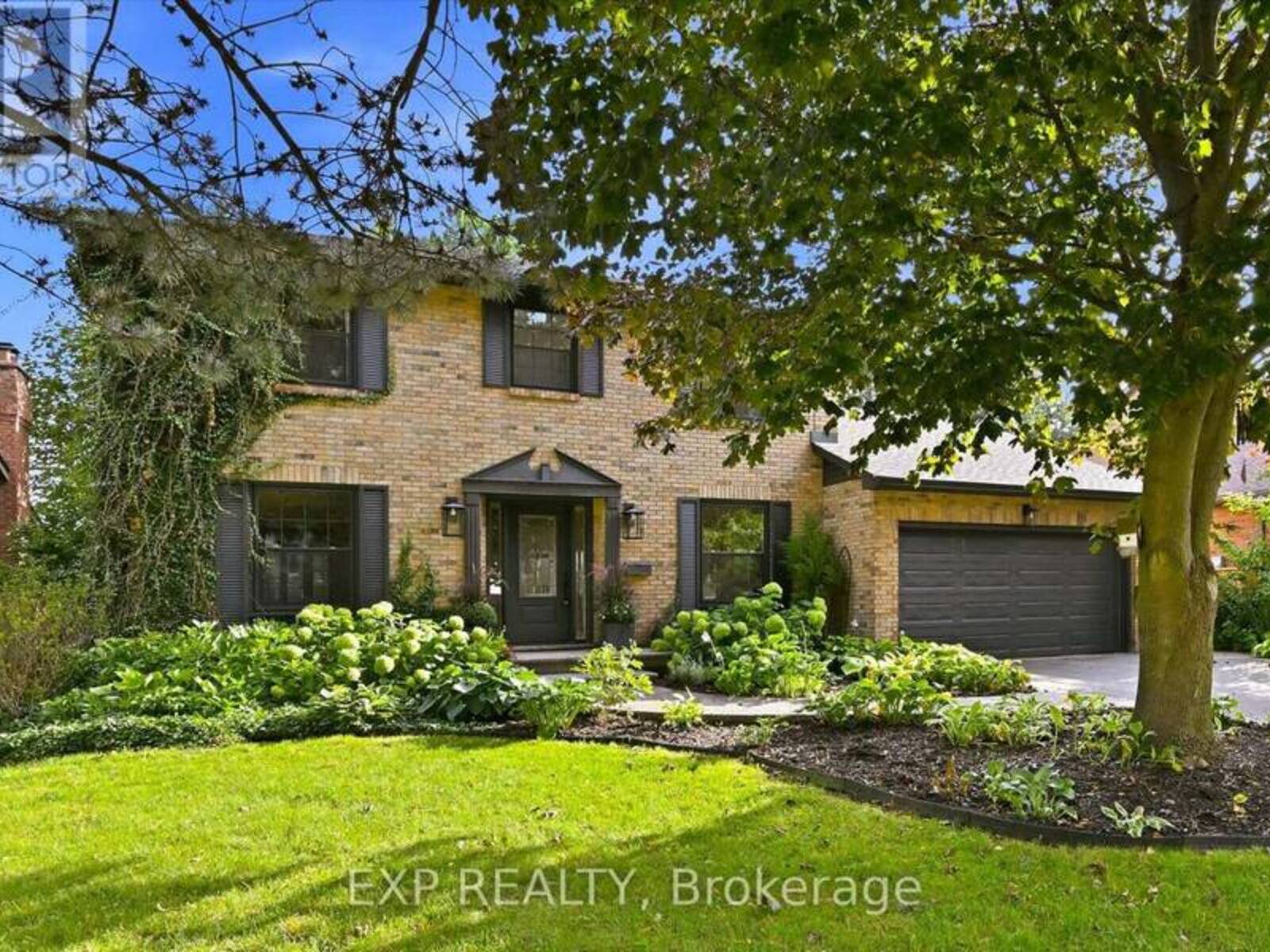 51 CHATTERSON DRIVE, Ancaster, Ontario L9G 1B6