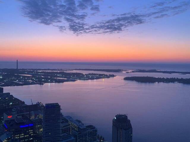 7105 - 88 HARBOUR STREET Toronto Ontario, M5J 0C3 - 2 Bedrooms Condo For Sale