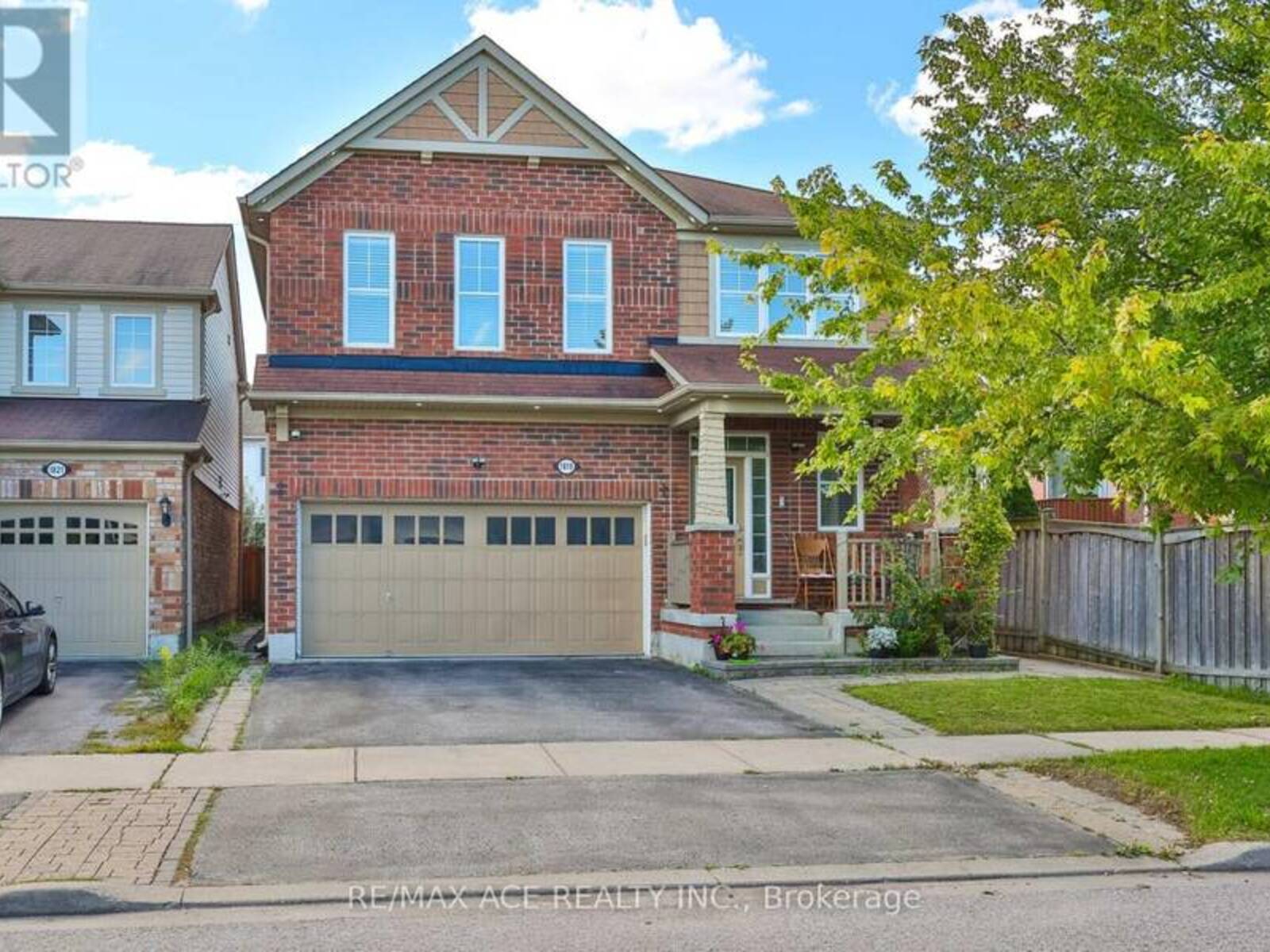 1819 MISTHOLLOW DRIVE, Pickering, Ontario L1X 0A7