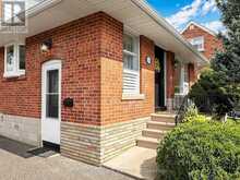 36 JOANNA DRIVE E | Toronto Ontario | Slide Image Three