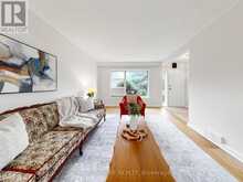 36 JOANNA DRIVE E | Toronto Ontario | Slide Image Four