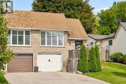 27 NICKOLAS CRESCENT | Cambridge Ontario | Slide Image Two