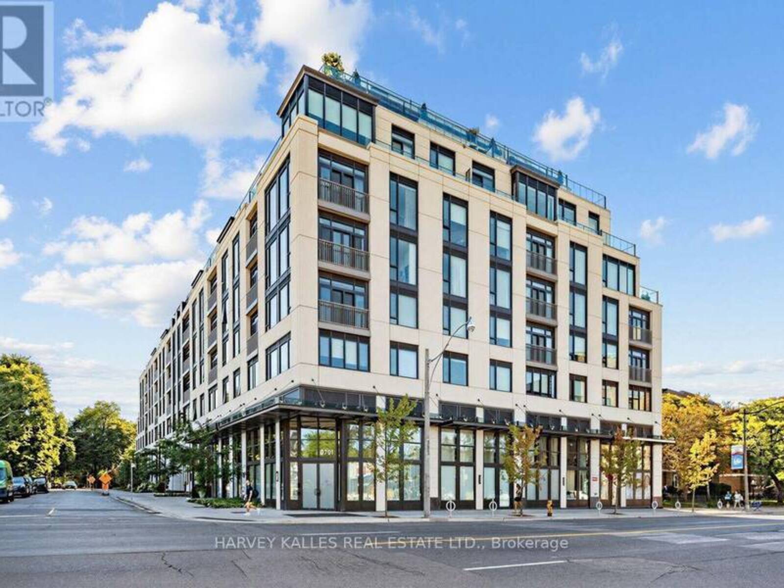605 - 1 STRATHGOWAN AVENUE, Toronto, Ontario M4N 0B3