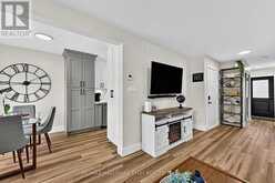 16 BUGGS GATE | Barrie Ontario | Slide Image Seven