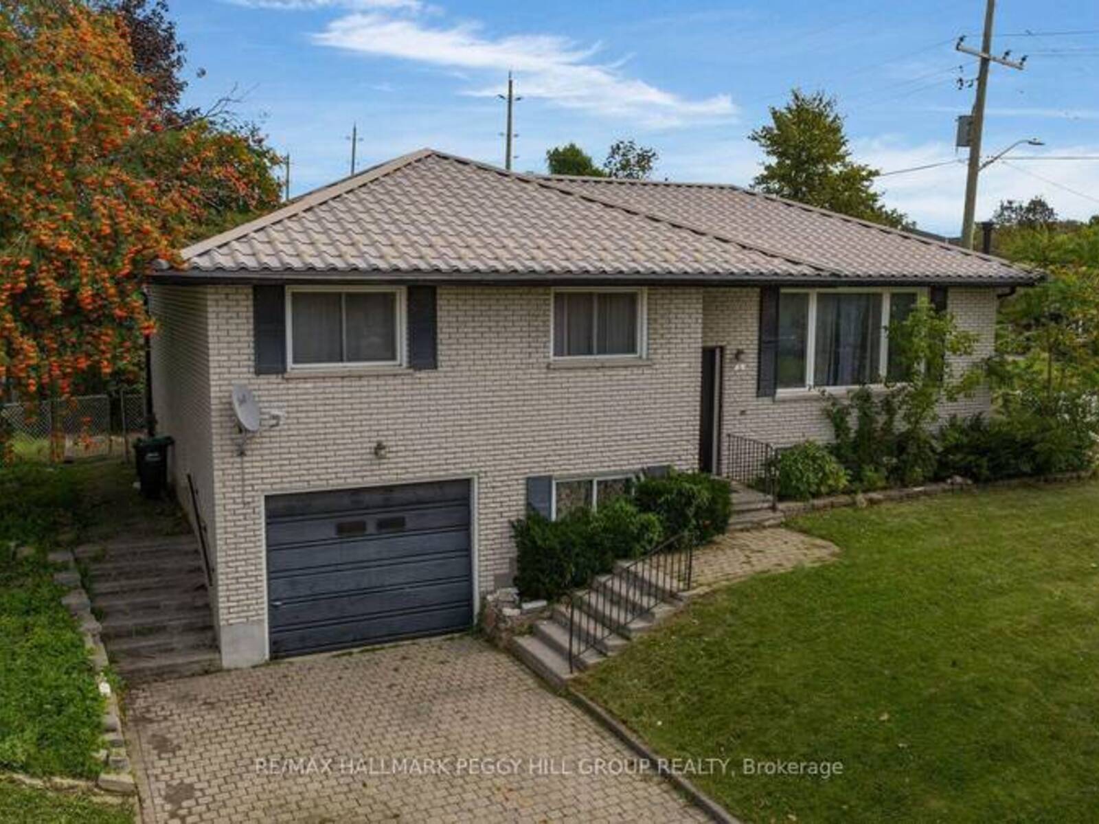 3 BLUE MOUND DRIVE, Barrie, Ontario L4M 4B1