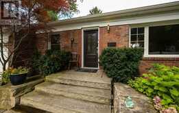 903 JOHNATHAN DRIVE | Mississauga Ontario | Slide Image Four