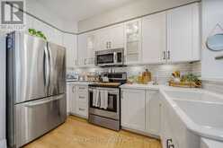 211 - 3531 LAKE SHORE BOULEVARD W | Toronto Ontario | Slide Image Twelve