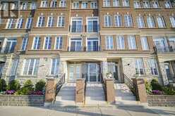211 - 3531 LAKE SHORE BOULEVARD W | Toronto Ontario | Slide Image Four