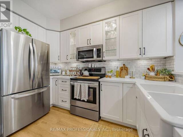 211 - 3531 LAKE SHORE BOULEVARD W Toronto Ontario, M8W 1P4 - 2 Bedrooms Condo For Sale