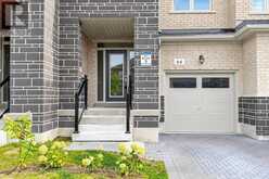 66 MOUNTAINSIDE CRESCENT | Whitby Ontario | Slide Image Three