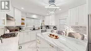 332 DIXON BOULEVARD | Newmarket Ontario | Slide Image Seventeen