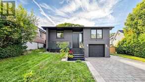 332 DIXON BOULEVARD | Newmarket Ontario | Slide Image Two