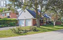 38 BALLACAINE DRIVE | Toronto Ontario | Slide Image Forty-six