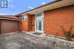 3 WILLAMERE DRIVE | Toronto Ontario | Slide Image Two