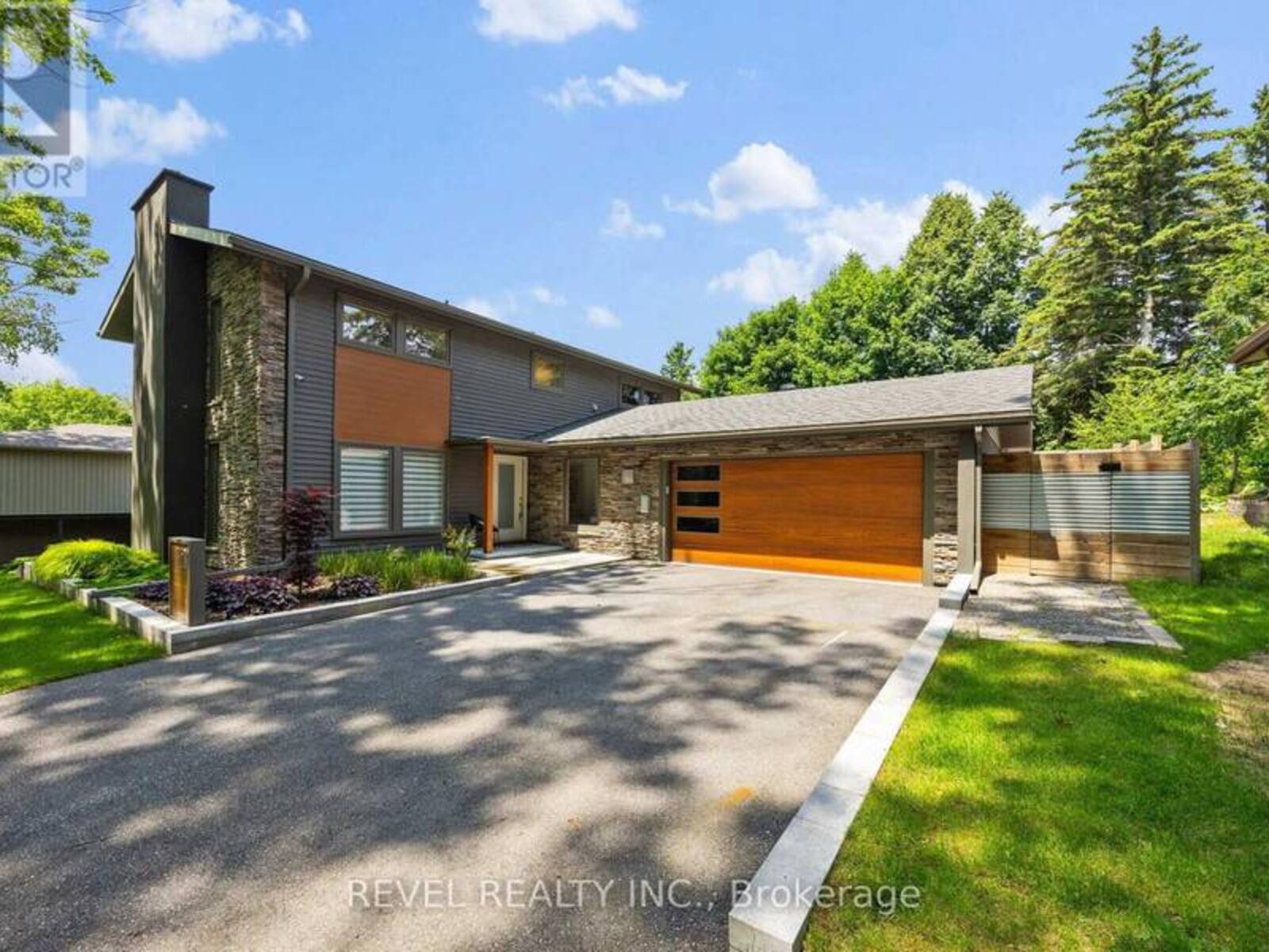 10 SHOREVIEW DRIVE, Barrie, Ontario L4M 1G1