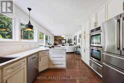 10 SHOREVIEW DRIVE | Barrie Ontario | Slide Image Nineteen