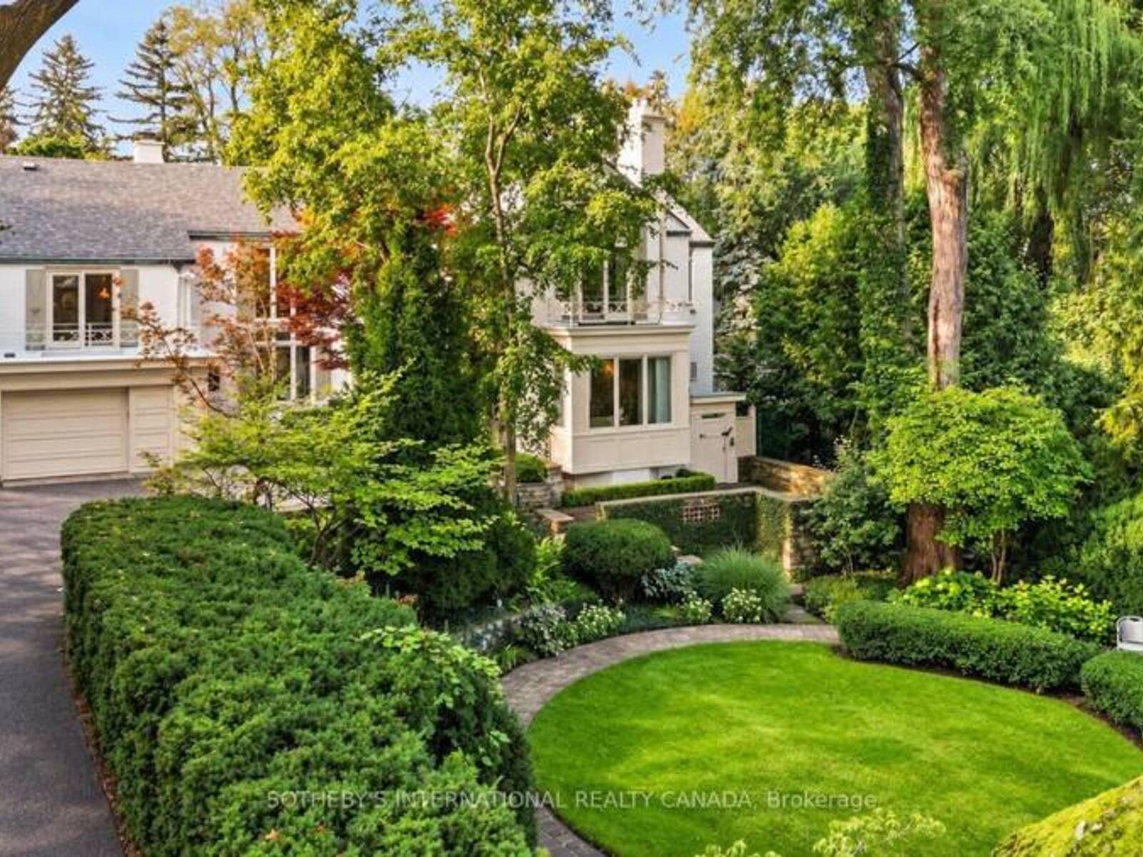 12 FOREST GLEN CRESCENT, Toronto, Ontario M4N 2E8