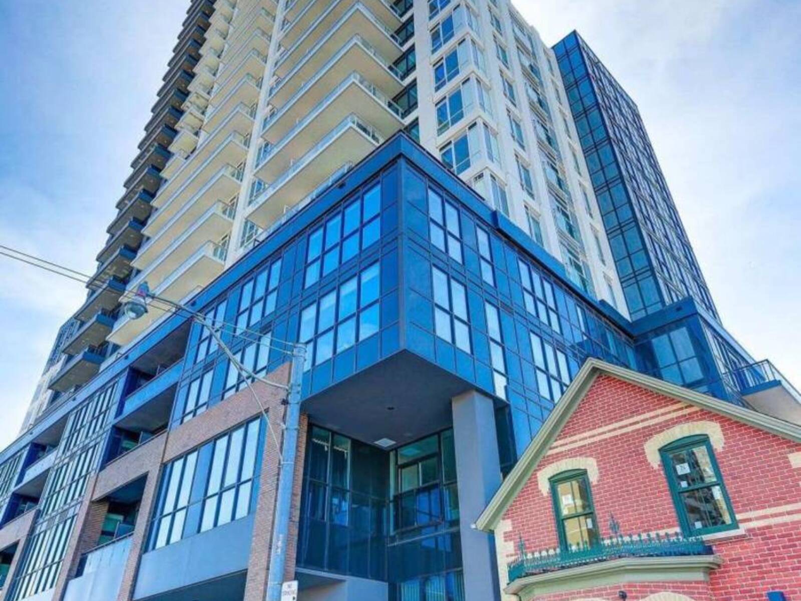 1906 - 286 MAIN STREET, Toronto, Ontario M4C 0B3