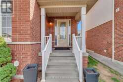13 LIONS COURT | Angus Ontario | Slide Image Three