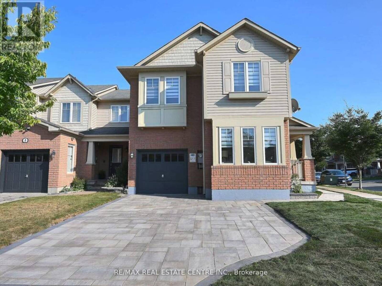 1 MCCANDLESS COURT, Milton, Ontario L9T 2C4