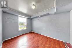 18 1/2 BELLEVUE AVENUE | Toronto Ontario | Slide Image Sixteen