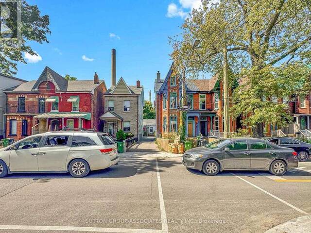 18 1/2 BELLEVUE AVENUE Toronto Ontario, M5T 2N4 - 5 Bedrooms Home For Sale
