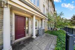 25 BEVERLEY GLEN BOULEVARD | Vaughan Ontario | Slide Image Two