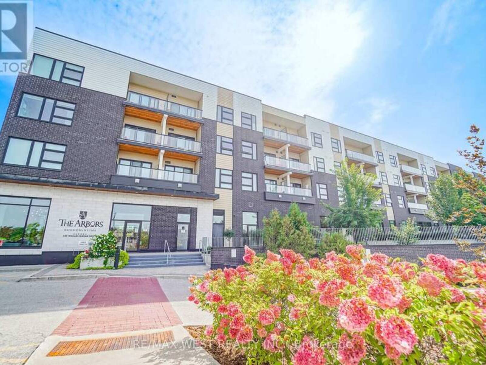 344 - 555 WILLIAM GRAHAM DRIVE, Aurora, Ontario L4G 3H9